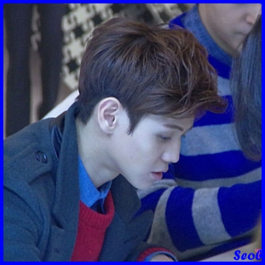 [S] ..[ridică ochii din tel] ..Hăă.. Mi-am auzit numele.. abrevierea.. dar.. m`am simţit. :D :))=))