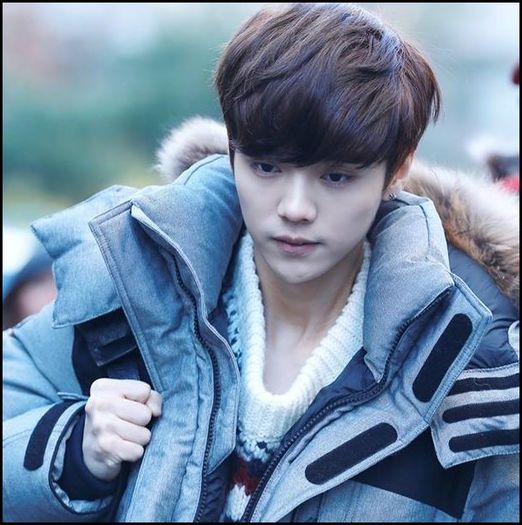 LH|. Are dreptate. :-? Seob, ce face Jei? ;;)