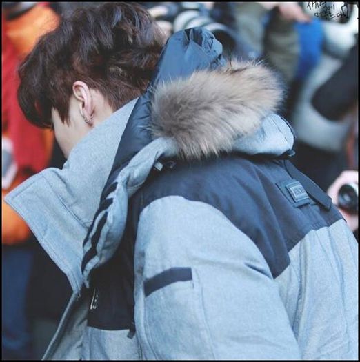 LH|. Bine maa. T-T [primeste un mesaj] Pa Seob. :( :))=)) [pleaca] - ix __ Episodul 047 __ xi