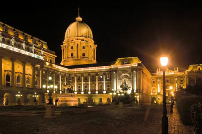 Budapesta -Palatul regal - Y-CALATORIND PRIN EUROPA