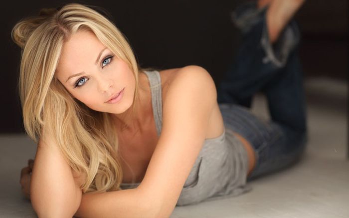 Laura (8) - Laura Vandervoort