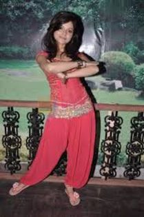 images (4) - RUBINA DILAIK POZE SUPER TARI-WOW