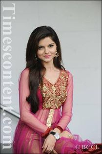 auFnWt3 - RUBINA DILAIK POZE SUPER TARI-WOW