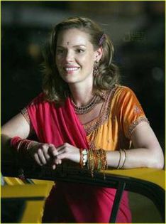 katherine_heigl1 - VEDETE DE ALTA NATIE IN SAREE INDIAN-WOW
