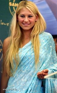 normal_anna-kournikov-saree