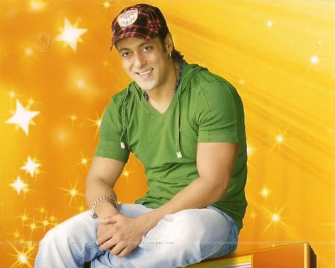 37461-salman-khan-in-10-ka-dum - SALMAN KHAN POZE FAINE