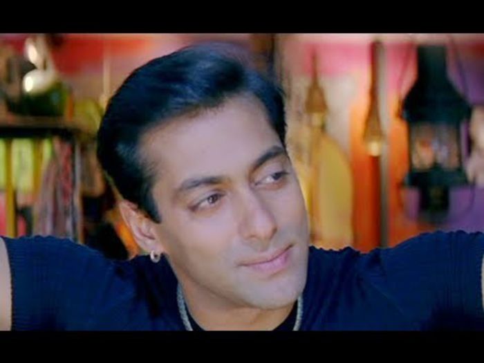 hqdefault - SALMAN KHAN POZE FAINE