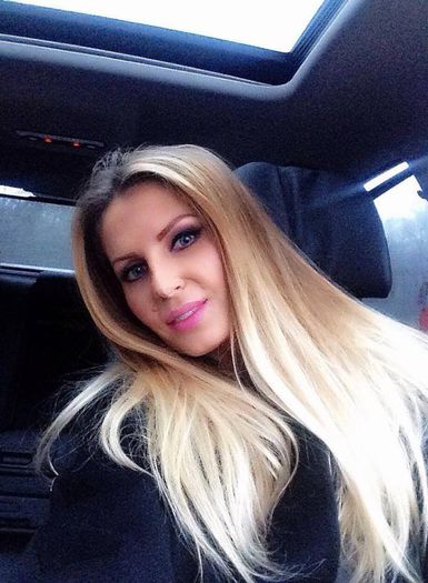 1484228_10151932682939753_305846413_n - Andreea Banica