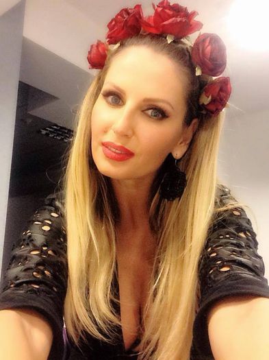 1501830_10151930562734753_397608244_n - Andreea Banica