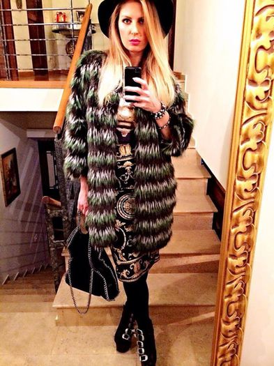 1526415_10151951442739753_2119885539_n - Andreea Banica