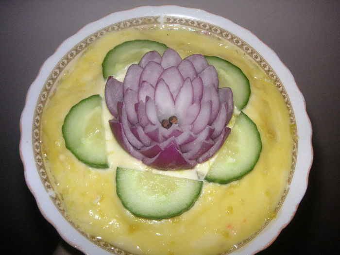 Salata 2 cu decor de ceapa (3) - Bucatareli