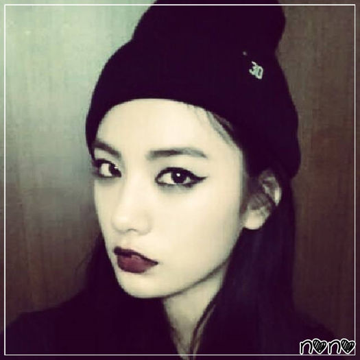 .★. De ce? {isi ia mainile de la ochi} ..:| ..Ailee~..:(