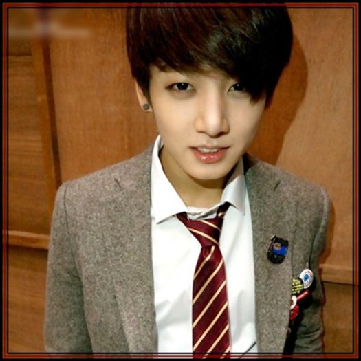 (ҡ) Eu bine. :-?Aaa..noona..Nana..noona..suna ciudat..de ce se supara cand zici Cam..?