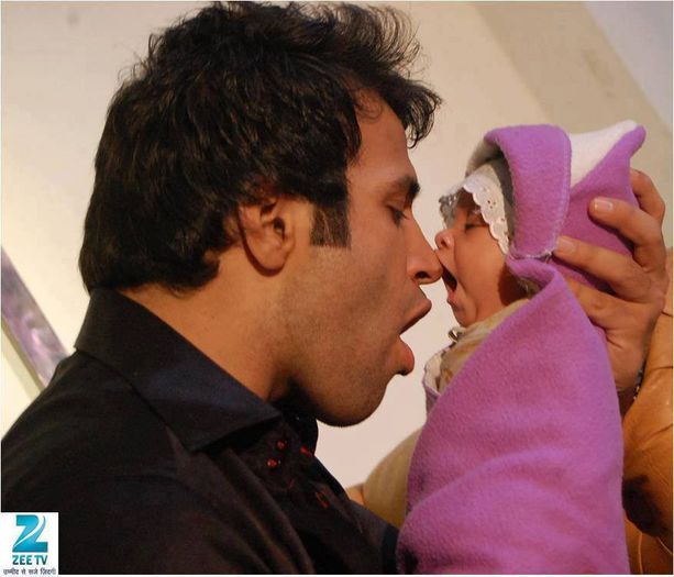 1509860_660194797376169_725867664_n - pavitra rishta