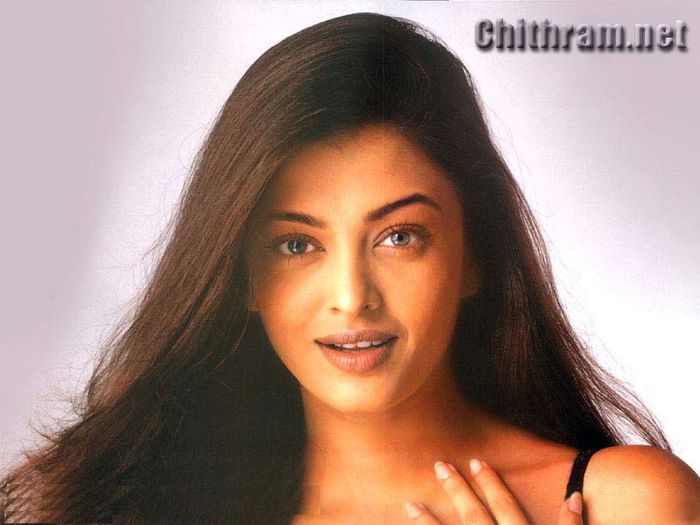 13 - ALEGE-TI O POZA LIBERA CU AISHWARYA RAI