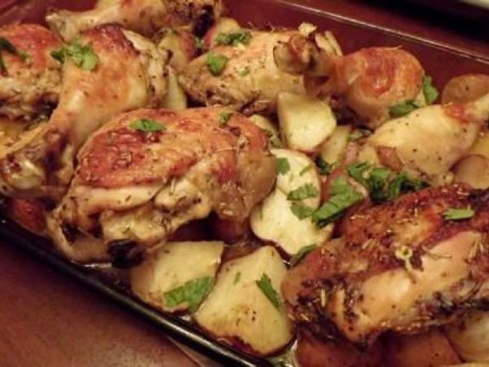 Pulpe de pui la cuptor cu cartofi si ierburi - x Culinar