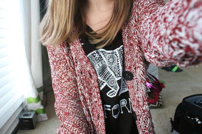 　　　　　@LILLY ↘ is my friend ↙ - one day you are important next day you are worthless