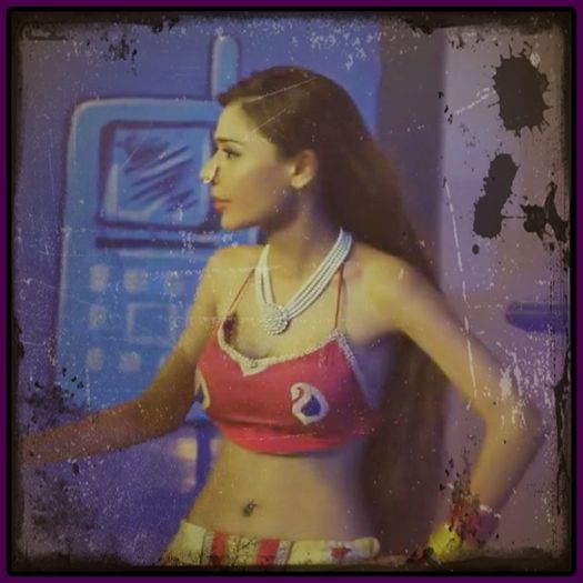 8 - sara khan25