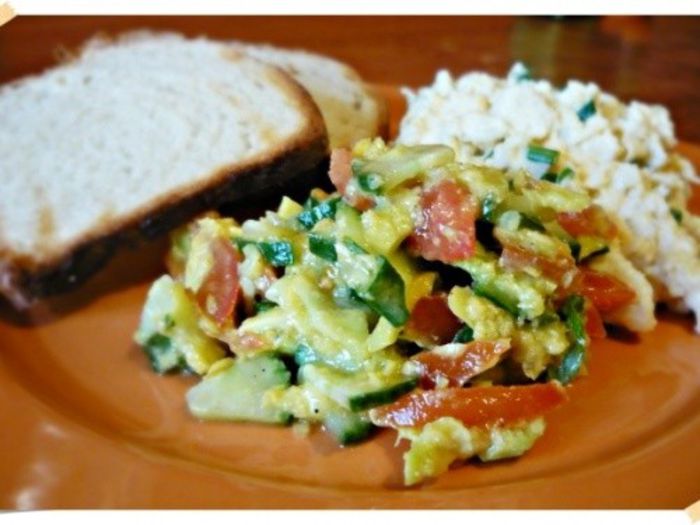 tn4_salata-de-avocado - Salata de avocado cu legume