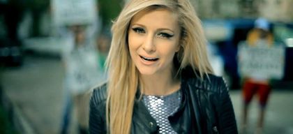 Lora-Capu'Sus ghicit de AndreeaFrumusik - Ghiceste melodiile