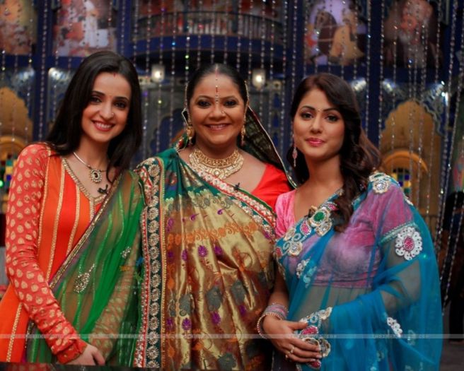 283410-sanaya-irani-hina-khan-and-rupal-patel - HINA KHAN_poze_2012_2013_2014