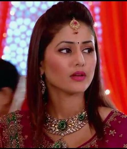 Beautiful-Hina-Khan-as-Akshara-in-Yeh-Rishta-Kya-Kehlata-Hai-Serial - HINA KHAN_poze_2012_2013_2014