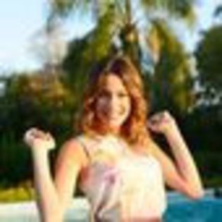 martina-stoessel-488602l-thumbnail_gallery