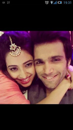 1468779_454143254692374_335363303_n - ASHA NEGI SI RITHVIK_POZE SUPERBE