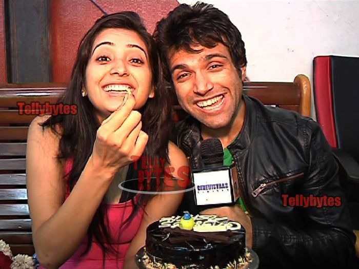 1459245_575171355890518_1857484455_n - ASHA NEGI SI RITHVIK_POZE SUPERBE