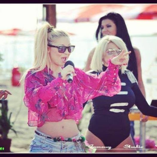 1554454_673320979385013_1154005599_n