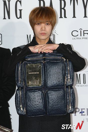 MIR240114 Seungho,G.O,Thunder y Mir en la fiesta de Moldir.07 - mblaq - Mir - MOLDIR launching party