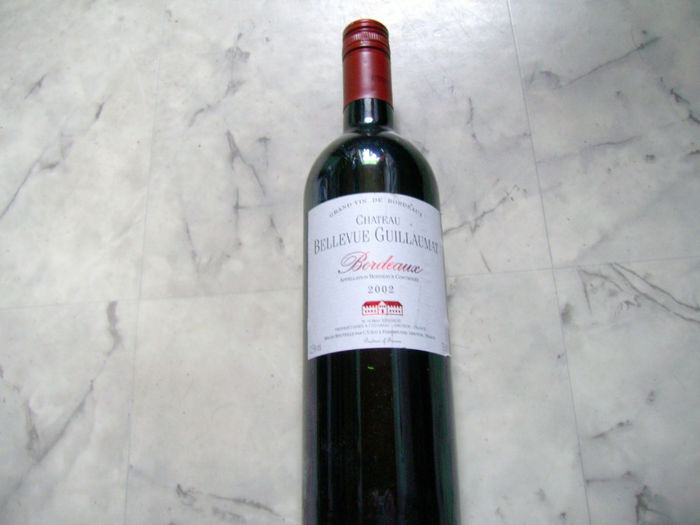 IMG_0728; un  alt  bordeaux  , de  la  castelul  bellevue
