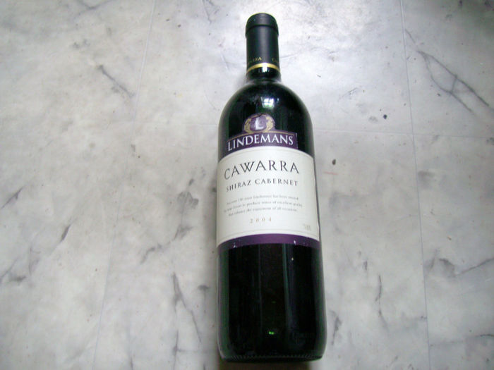 IMG_0812; un  shiraz  cu  cabernet  de  la  pivnita   ce  produce  cele  mai  nobile  bin-uri , pt. mine  bin 40 este cel  mai deosebit  dintre  ele
