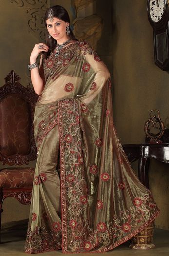 Roxyyy - ALEGE-TI-VA 4-5 POZE LIBERE CU SAREE-UL ELEGANT INDIAN CARE VA PLACE