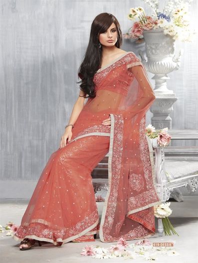 RAPisMyLife - ALEGE-TI-VA 4-5 POZE LIBERE CU SAREE-UL ELEGANT INDIAN CARE VA PLACE