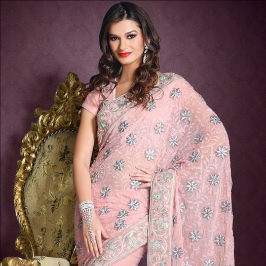 25 - ALEGE-TI-VA 4-5 POZE LIBERE CU SAREE-UL ELEGANT INDIAN CARE VA PLACE