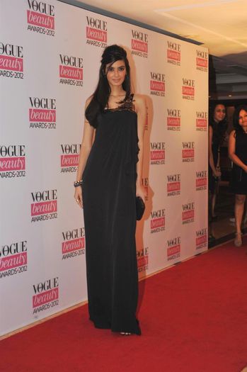 32v5bcd4ptk77ri8.D.0.Diana-Penty-at-VOGUE-BEAUTY-AWARDS-2012-in-Mumbai--1-