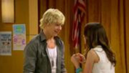 ma trateaza urat spuse Ally plangand de cand ne-au murit parintii