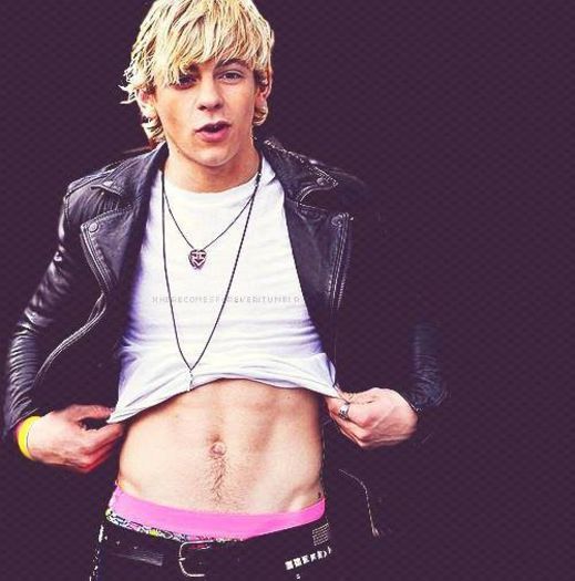 555576_448788521894419_888923081_n - Ross Lynch