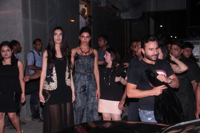 6e1to9popw0s34qz.D.0.Deepika-Padukone-with-Diana-Penty-at-the-party-of-Cocktail-film-tie-up-with-Min - Deepika Padukone