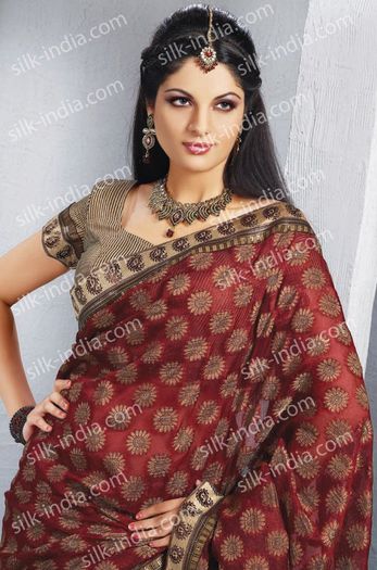 205 - ALEGE-TI-VA 4-5 POZE LIBERE CU SAREE-UL ELEGANT INDIAN CARE VA PLACE