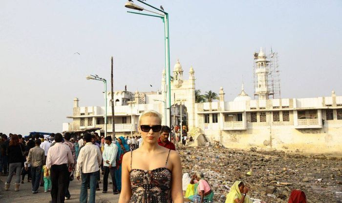  - Iulia Vantur in India