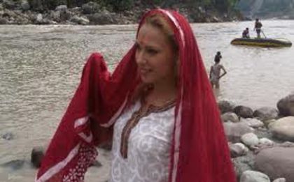  - Iulia Vantur in India