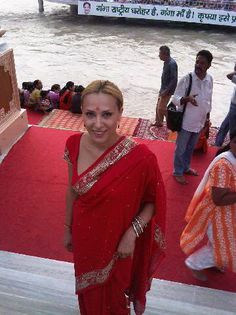  - Iulia Vantur in India