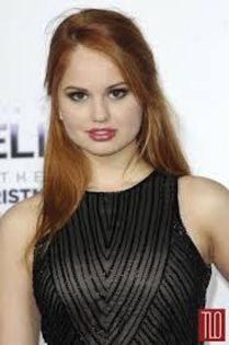 21 - alegeti o poza neocupata  cu debby ryan