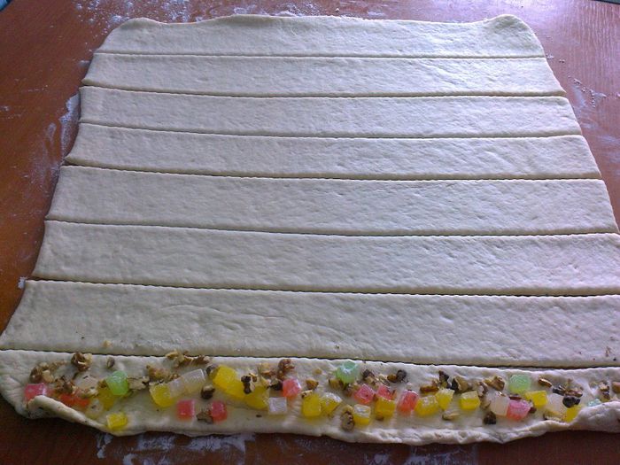 Cornulete untoase cu rahat si nuca prajita - 1 - Culinar 2