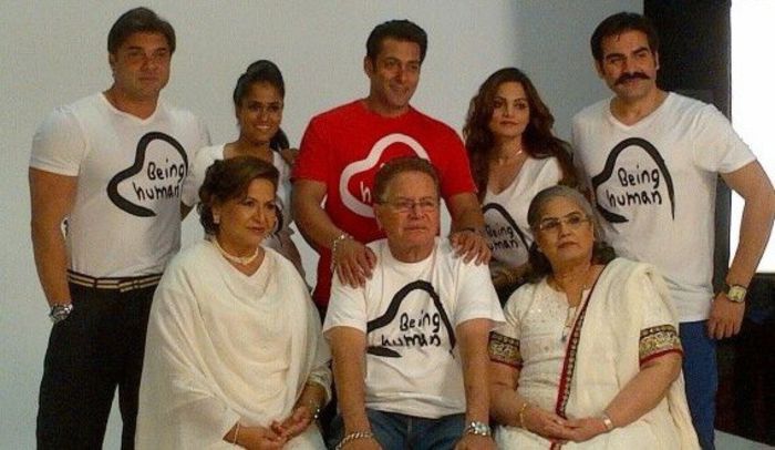 F10 - SALMAN KHAN WITH FAMILY