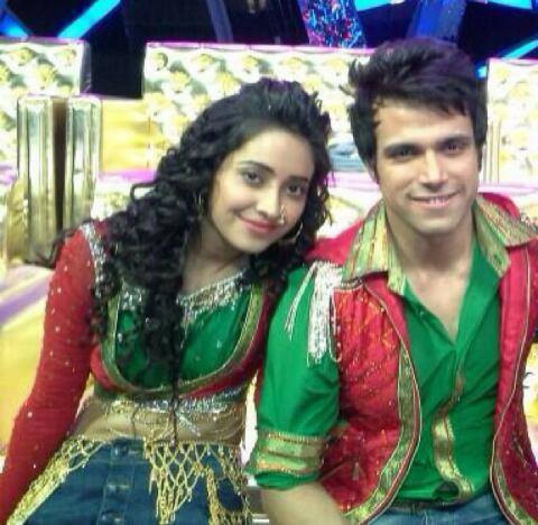 1503929_442618399199364_424579551_n - 2-Arjun si Purvi poze noi