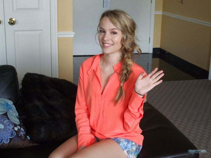 new-Bridgit-Mendler-photos