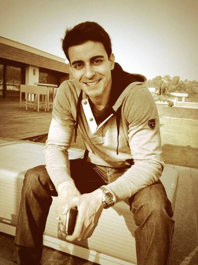 537954_225015487671225_493983828_n